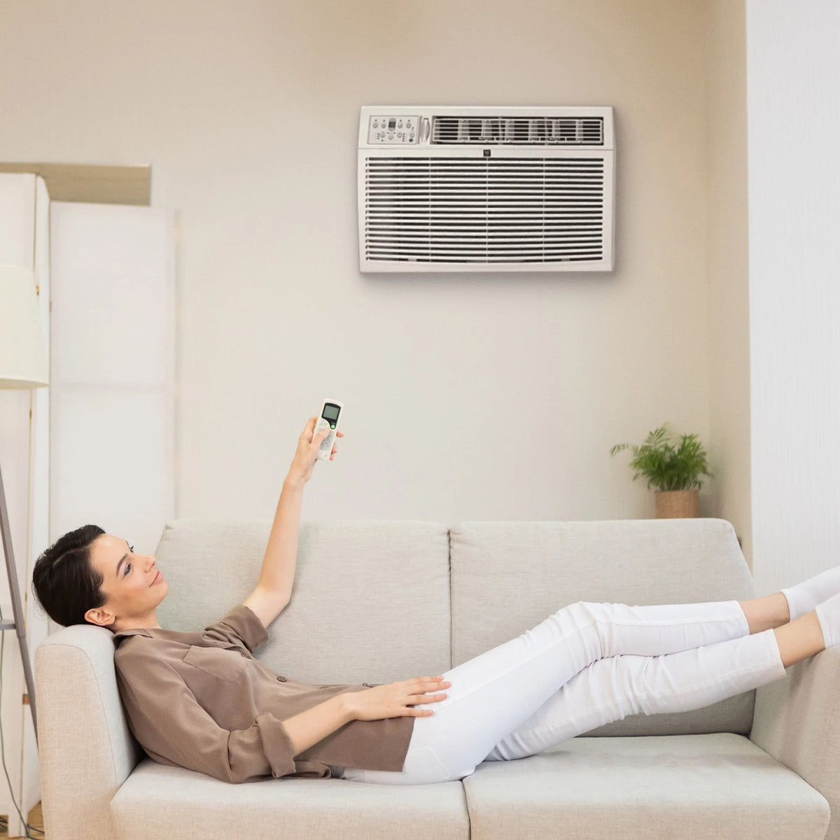 18,000 BTU Window Air Conditioner with Remote Control I333266