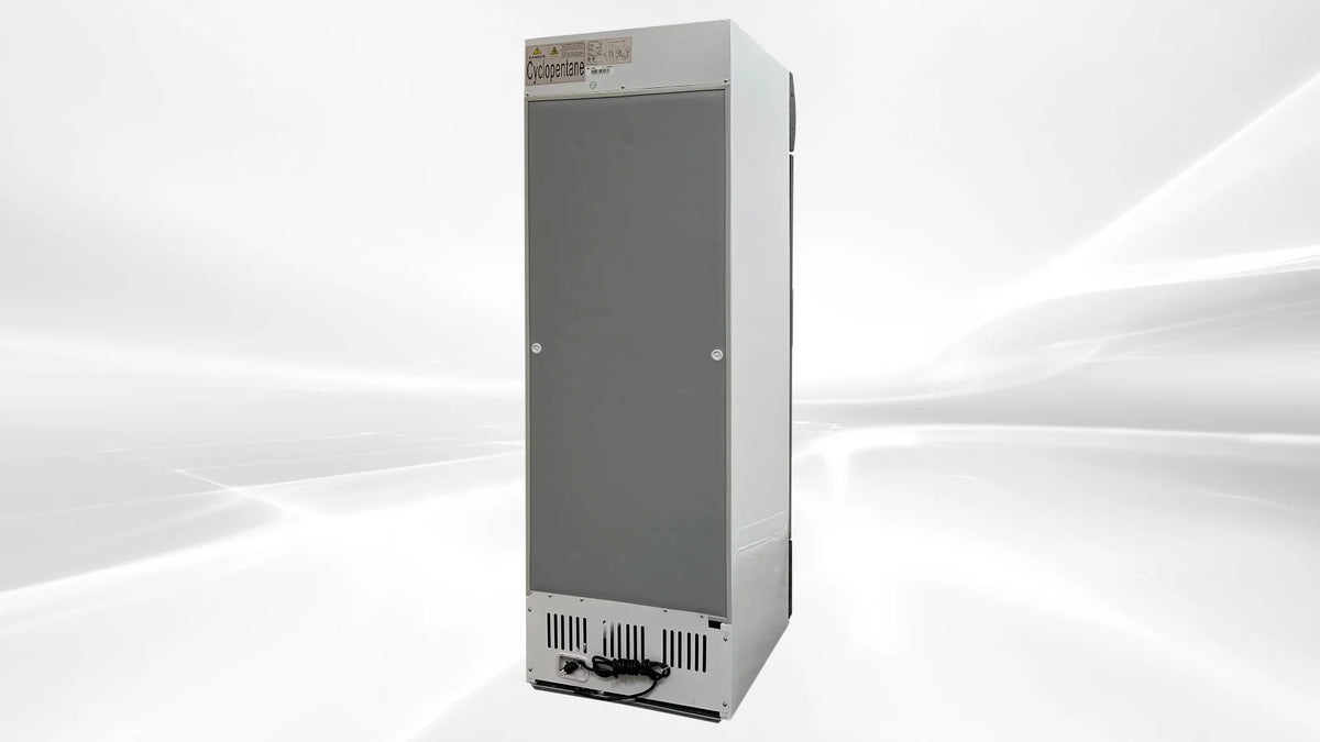 23.5 cu ft Glass Door Merchandiser Cooler L718