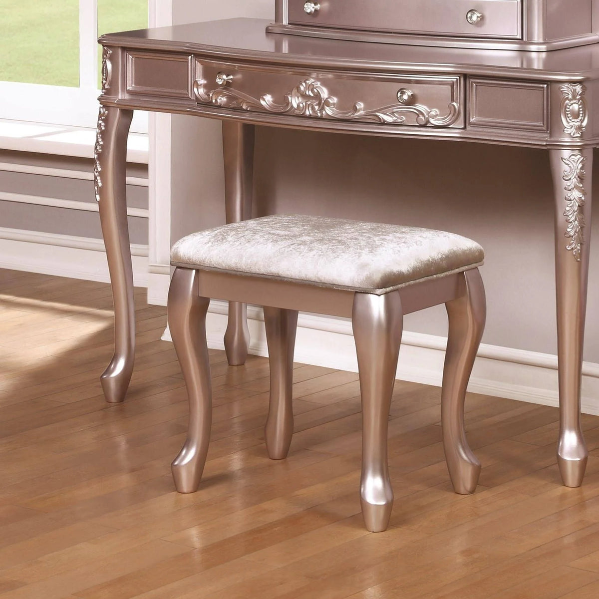 Metallic Lilac Vanity Stool M528