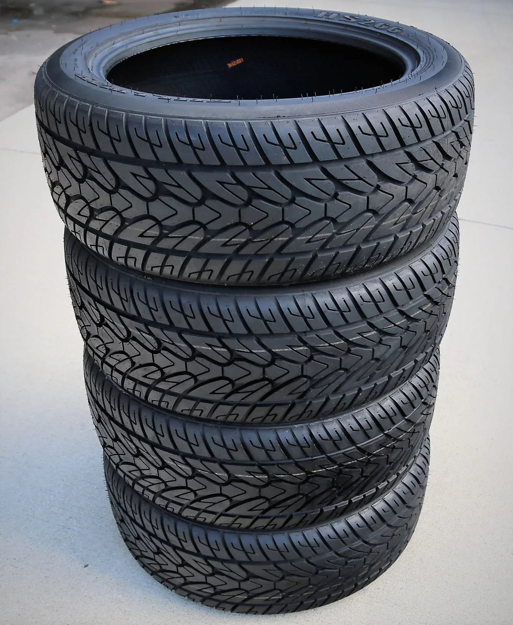 275/55R20 117H XL All Season UHP Performance SUV Truck Tires H843981