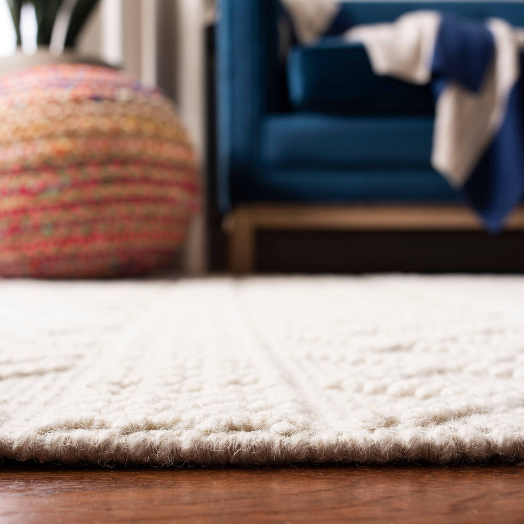 Ivory / Dark Grey 4 x 6 Rug X38071