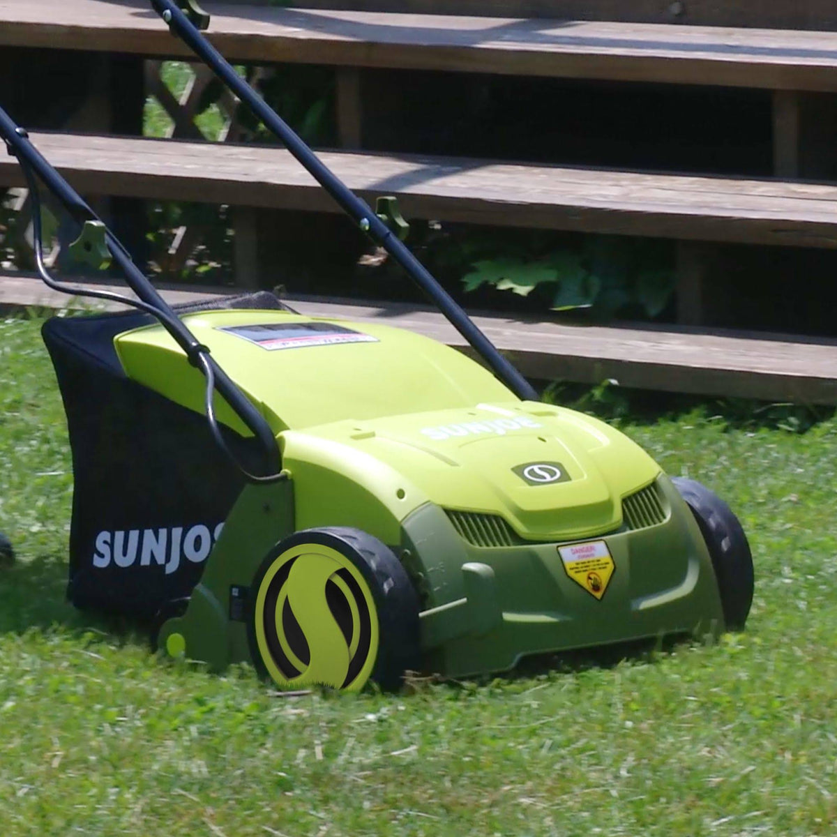 Electric Lawn Dethatcher with Collection Bag Z332