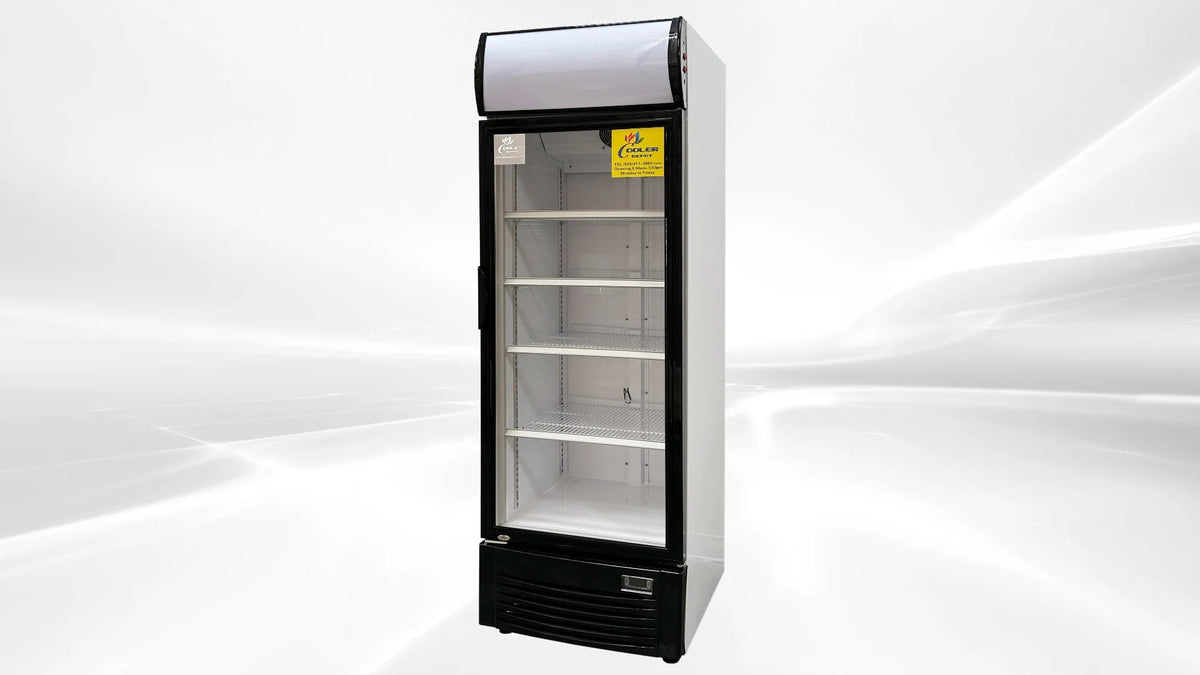 23.5 cu ft Glass Door Merchandiser Cooler L718